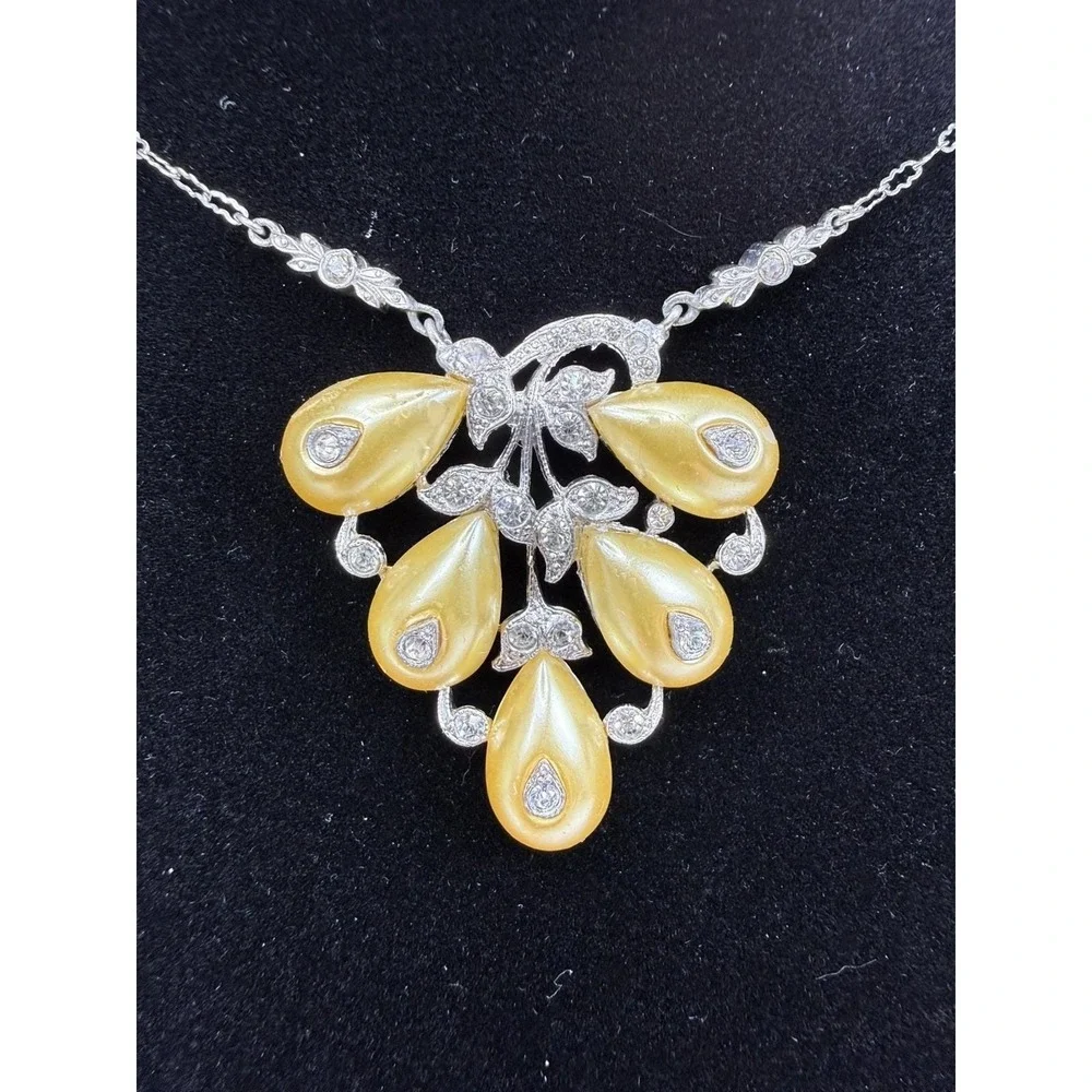 1930'S Crown Trifari rhodium necklace faux pearl floral pendant SIGNED read !